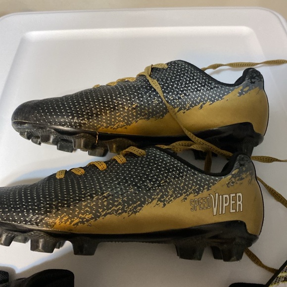 DSG speed viper Other - DSG Speed Viper soccer shoes & shin guards & socks youth size 3